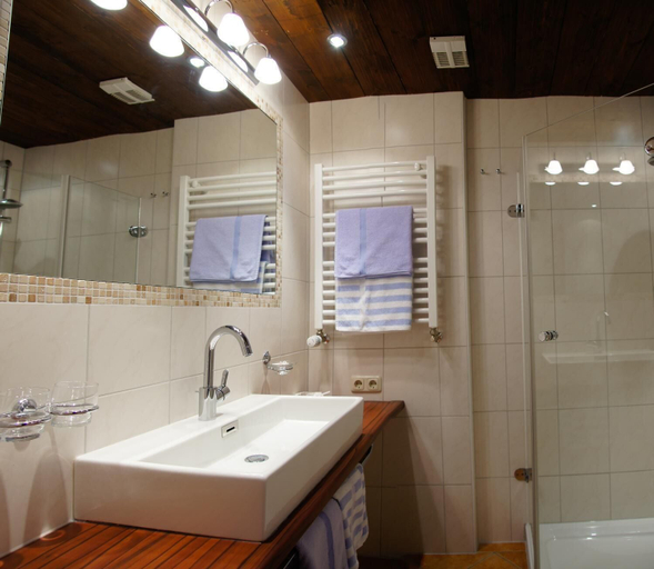 Bathroom 3, Rusticana, Garmisch-Partenkirchen