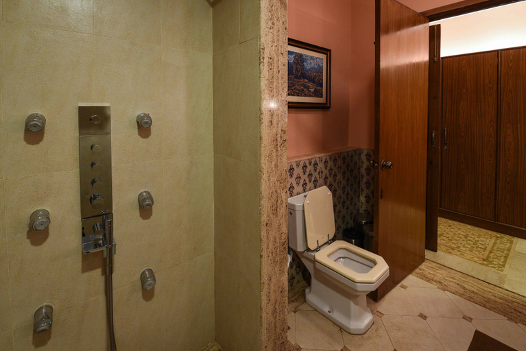 Bathroom 4, Surya Kiran Heritage Hotel, North Goa