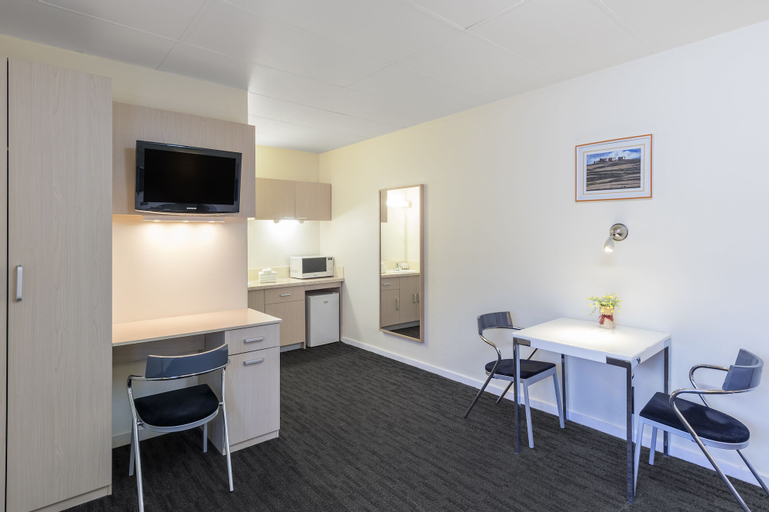 Bedroom 3, Adelaide Granada Motor Inn, Adelaide