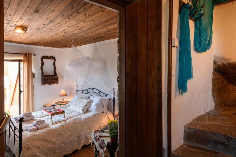 Bedroom 2, Vasilikata, Crete