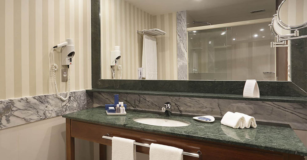 Bathroom 5, Windsor Oceanico, Rio de Janeiro