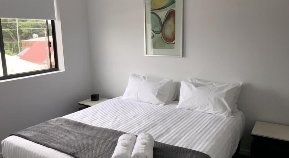 Bedroom, Quattro On Young, Newcastle - Inner City