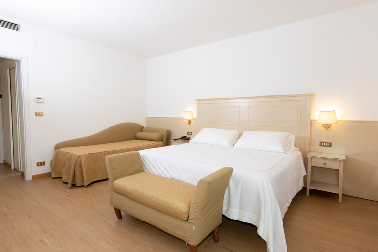 Bedroom 2, Hotel Universal Terme, Padua