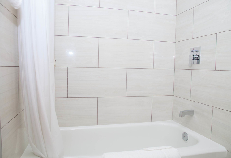 Bathroom 4, Twin Pine Inn & Suites, Division No. 14