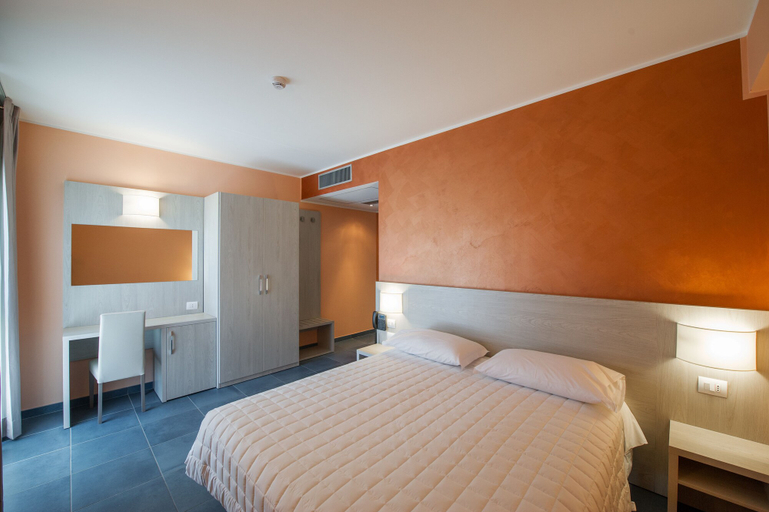 Bedroom 4, Hotel Testani Colleferro, Rome
