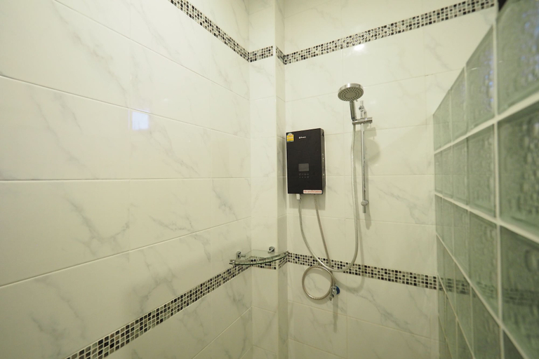 Bathroom 5, Chanapha Residence, Mueang Krabi