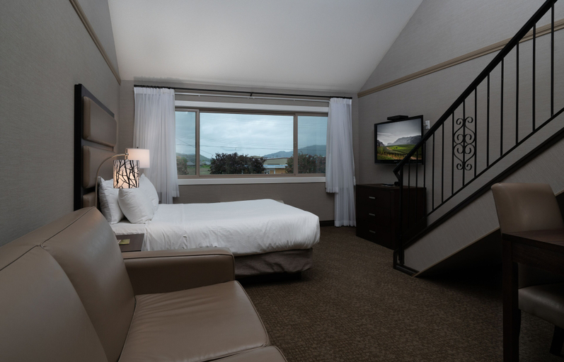 Bedroom 2, Prestige Vernon Hotel, North Okanagan