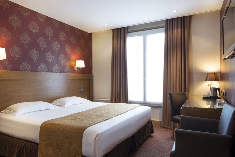 Bedroom 2, Hotel Volney Opera, Paris