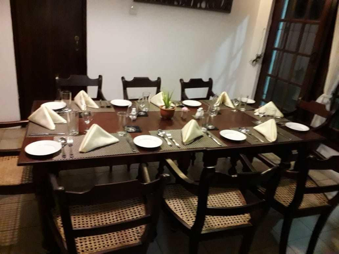 Food & Drinks 5, Kapugedara297, Galle Four Gravets