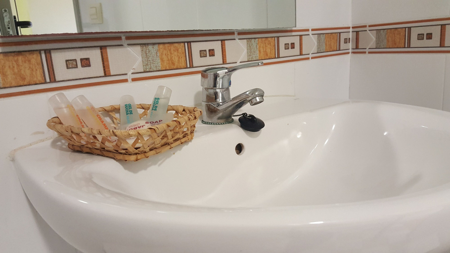 Bathroom 4, Hotel Imperial II, Valencia