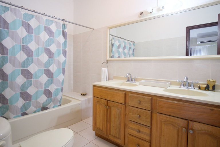 Bathroom, For Your Eyes Only Villa
