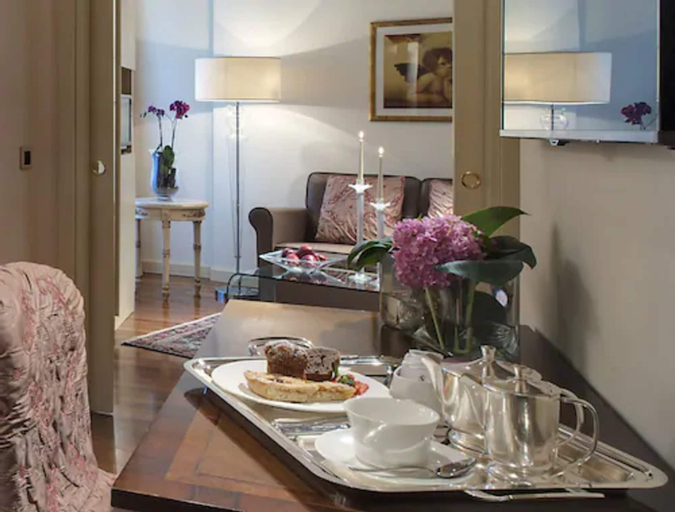 Dining Room 10