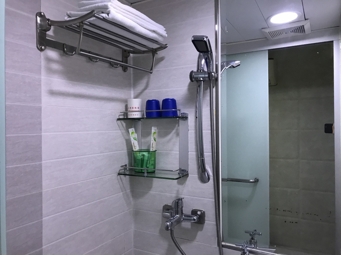 Bathroom 3, AA Inn, Kowloon
