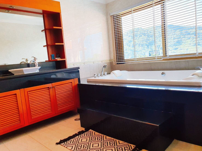 Bathroom 3, Le Chada Villa, Phuket Island