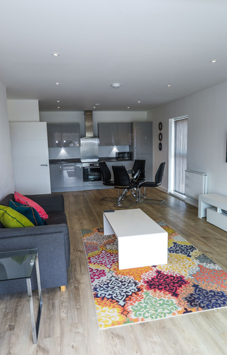 Others 5, Exquisite One Bed Apartment, London