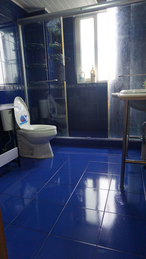 Bathroom 4, Shanghai Mofang Style Girls' Hostel, Shanghai