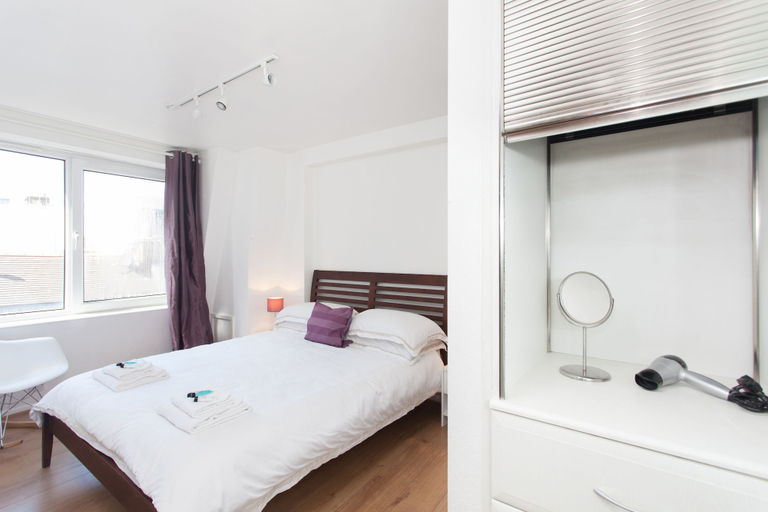 Bedroom 3, Oxford Street & Soho Modern 2 Bed Apt, London
