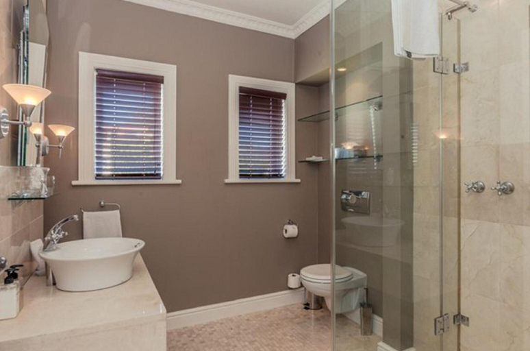 Bathroom 4, Abbey Manor Luxury Guesthouse, City of Cape Town
