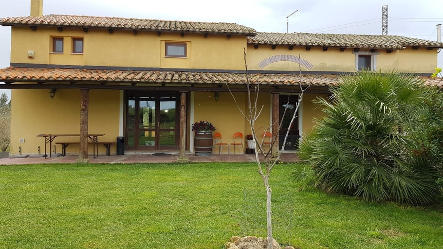 Exterior & Views 5, Affittacamere Luti, Oristano