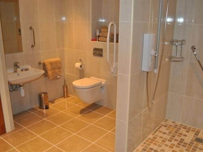 Bathroom 3, Grand Hastings, East Sussex