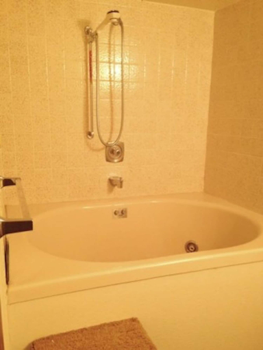 Bathroom 2, Racquet Club, Colfax