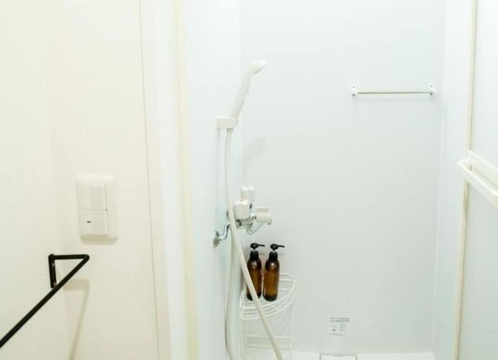 Bathroom 5, IZA Enoshima Guesthouse&Bar - Hostel, Fujisawa