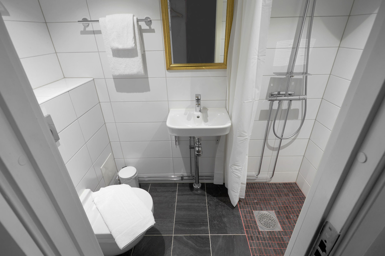 Bathroom 5, Vänerport Stadshotel, Mariestad