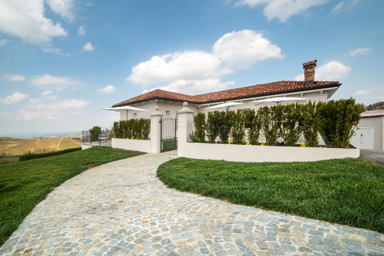 Exterior & Views 2, Borgo Piani - Camere di Charme, Cuneo