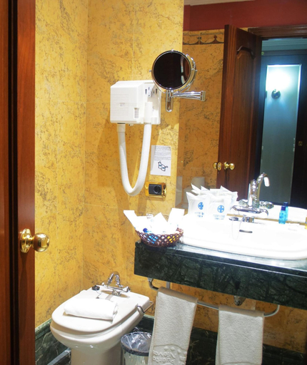 Bathroom 5, Hotel Puerto de las Nieves, Las Palmas