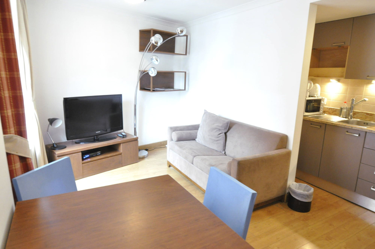 Others 5, Kensington Hotel Apartments, London
