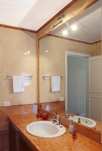 Bathroom 5, Suite Oriani - B&B, Roma