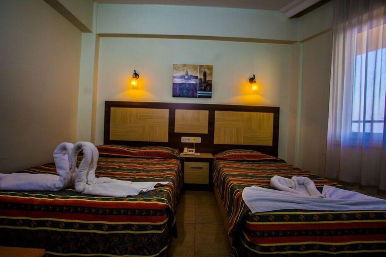 Bedroom 3, Kleopatra Beach Hotel - All Inclusive, Alanya
