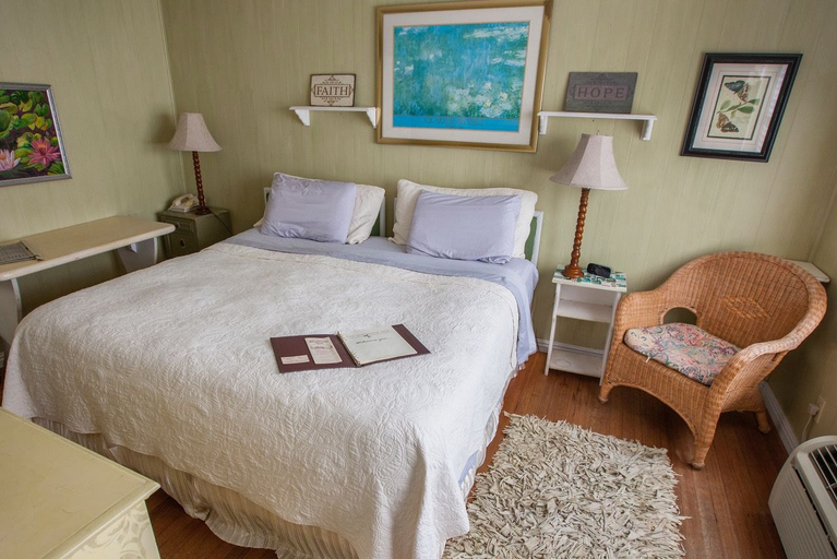 Bedroom 3, Seminole Inn, Martin