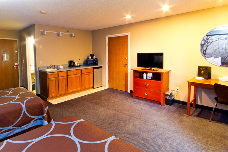 Others 5, Super 8 by Wyndham Adrian, Lenawee