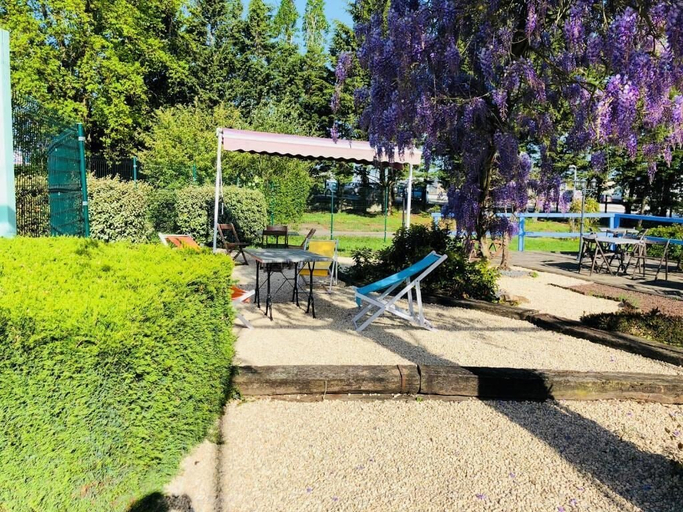 Others 5, Relais Des Lilas, Deux-Sèvres