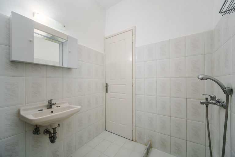 Bathroom 5, Ancient Thera Apartments, South Aegean