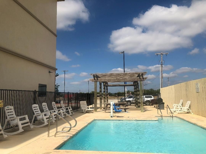 Sport & Beauty 5, PetroStay Inn & Suites Cotulla, La Salle