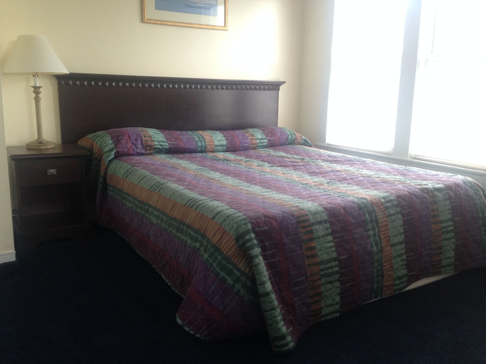 Bedroom 3, Belmar Inn, Monmouth