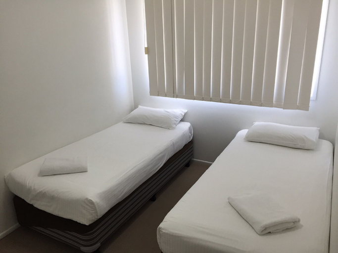Bedroom 2, Alexandra Apartments, Bundaberg