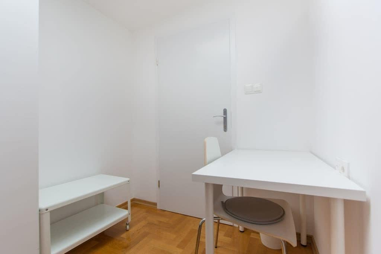 Others 5, Paw Rooms, Zagreb