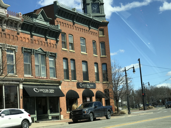Exterior & Views