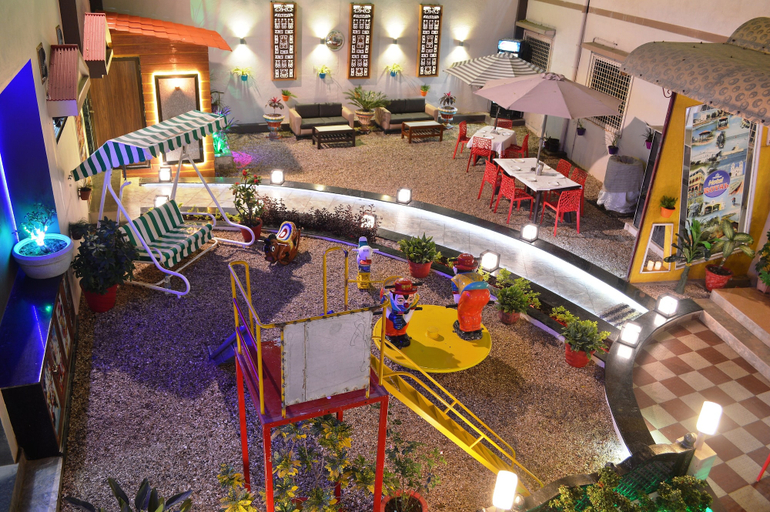 Others 4, Hotel Royal, Diu