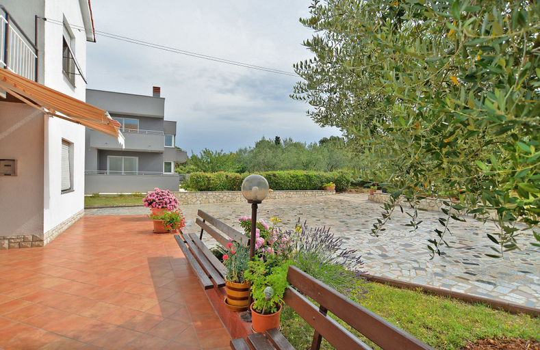 Others 4, Apartment 1552, Pula