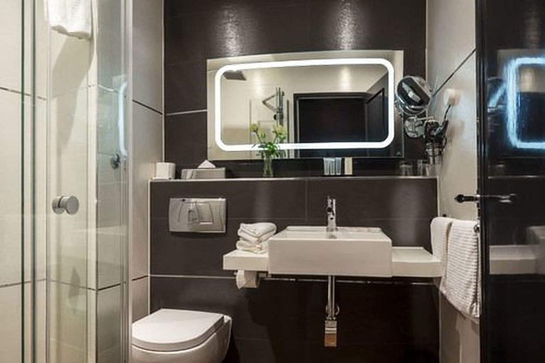 Bathroom 5, Boutique Hotel Poppenbütteler Hof, Hamburg