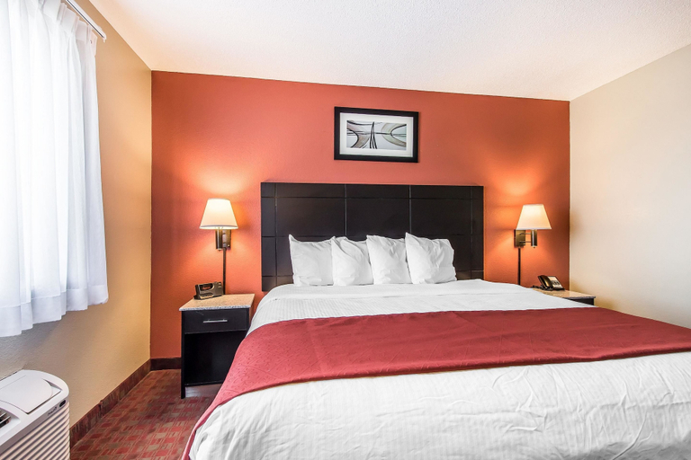 Bedroom 3, Quality Inn & Suites, Rutherford