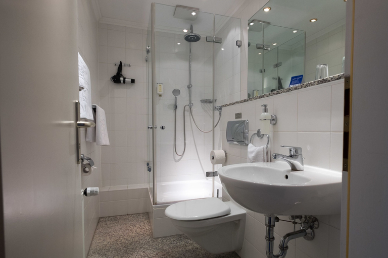 Bathroom 4, Hotel Savoy Hannover, Region Hannover