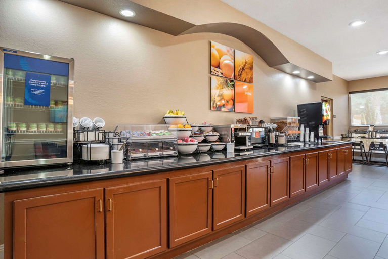 Food & Drinks 5, Comfort Inn & Suites Marianna I-10, Jackson