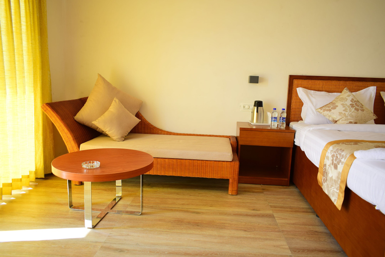 Bedroom 4, Hotel Sonar Bangla Kolaghat, Haora