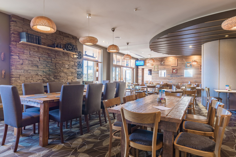 Food & Drinks 5, Formby Hotel, Devonport