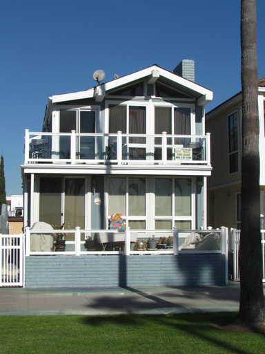 Exterior & Views 1, 3 Bedroom Duplex with Ocean View, Orange